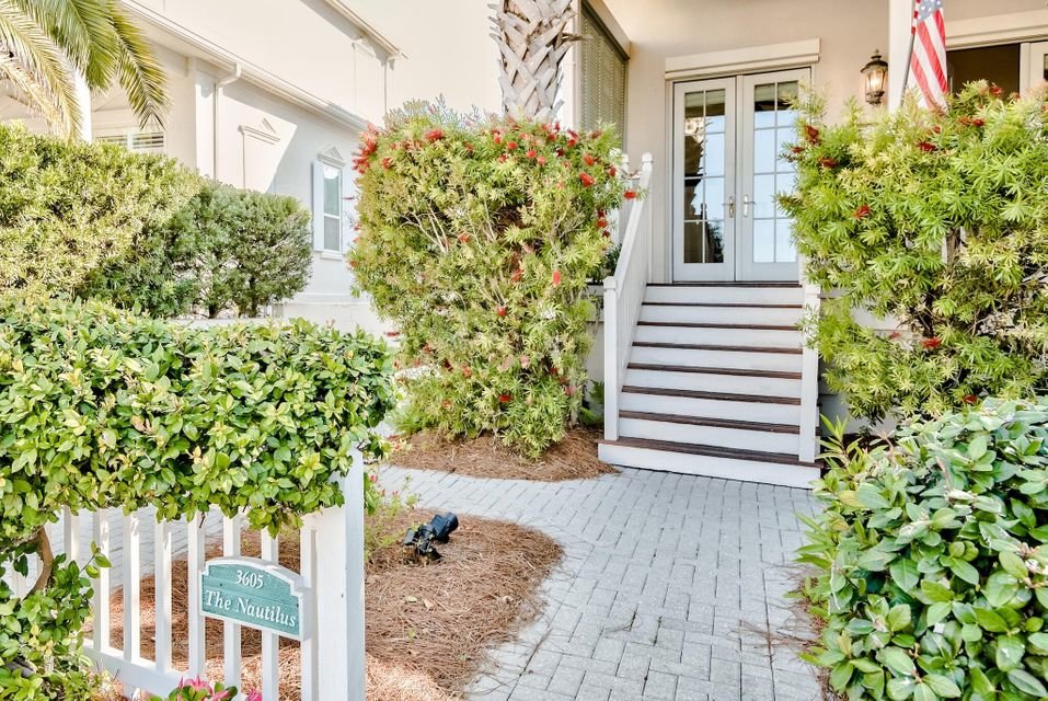 Front porch on Destin Pointe home