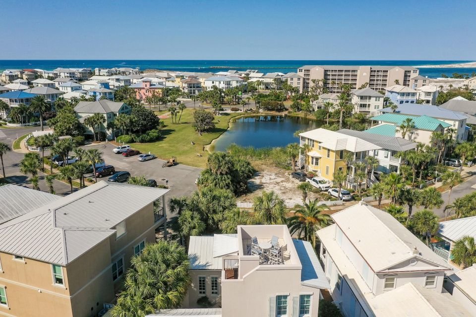 Pond & Gulf View from roof top terrace in Destin Pointe home
