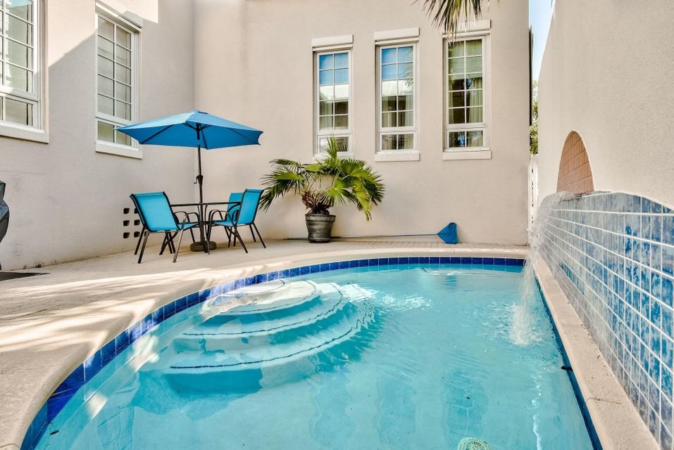 Destin Pointe home - pool and patio