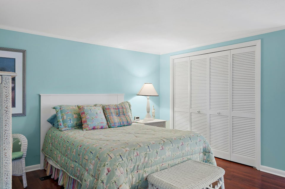 Bedroom in Holiday Isle home