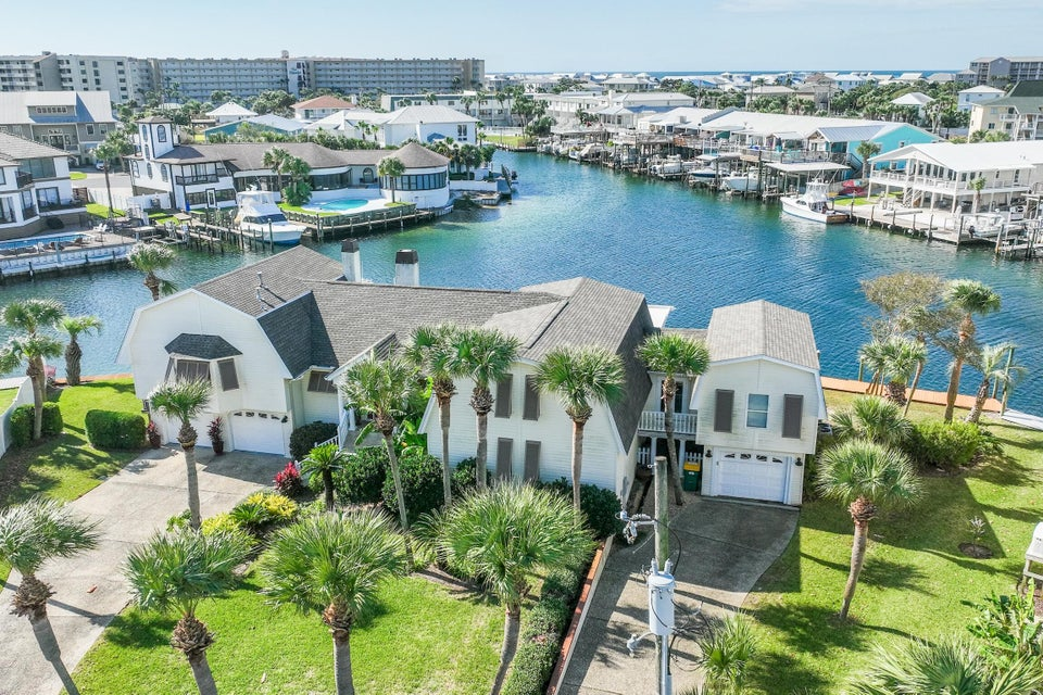 Holiday Isle waterfront home for sale in Destin, Florida