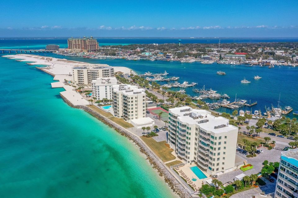 Gulf front condo sold in Waterview Towers, Destin, Florida